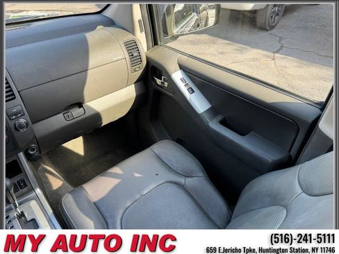 Used 2011 Nissan Pathfinder Silver w/ Protection Pkg image 12