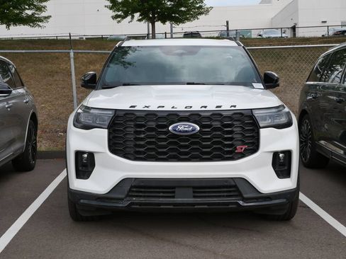 Used 2025 Ford Explorer ST w/ Sun And Sound Package AWD/4WD image 2