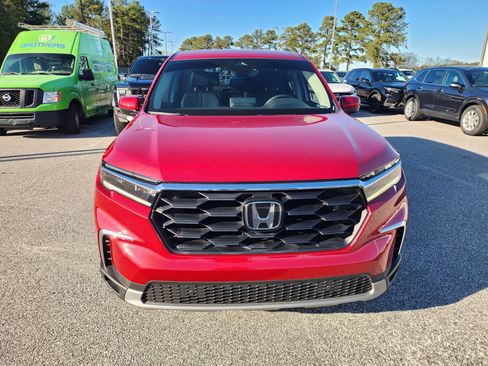 Used 2025 Honda Pilot EX-L image 10