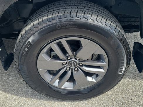 Certified 2025 Nissan Frontier SV w/ SV Convenience Package RWD image 7
