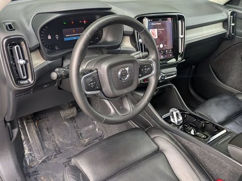 Certified 2023 Volvo XC40 B5 Plus w/ Protection Package Premier AWD/4WD image 12
