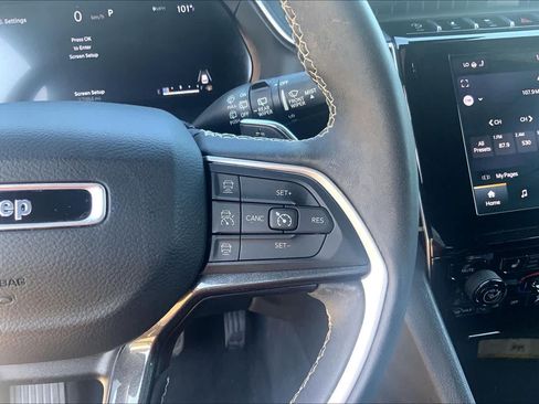 Used 2023 Jeep Grand Cherokee L Laredo AWD/4WD image 23