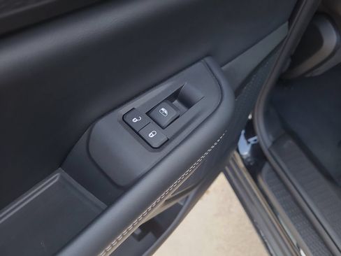 Used 2023 Jeep Grand Cherokee L Laredo RWD image 15