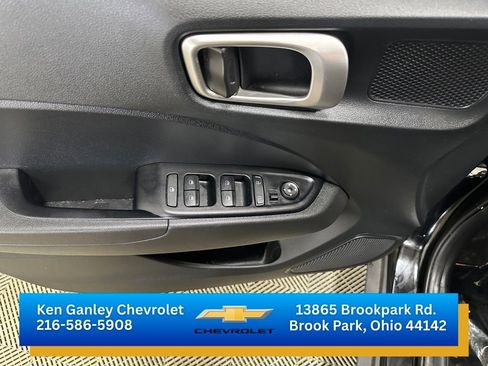Used 2023 Hyundai Venue SEL FWD image 8