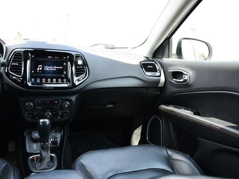 Used 2017 Jeep Compass Limited w/ Navigation Group AWD/4WD image 22