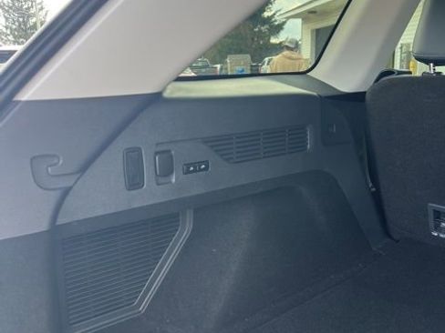 Used 2025 Lincoln Nautilus Reserve AWD/4WD image 72