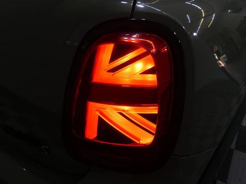 Used 2019 MINI Cooper S w/ Signature Upholstery Package image 14