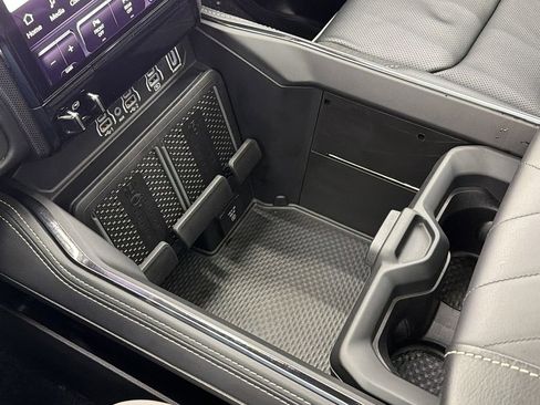 Used 2025 RAM 1500 Limited image 27