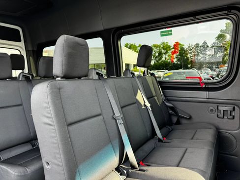 Used 2024 Mercedes-Benz Sprinter 2500 image 15