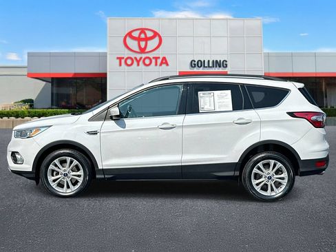 Used 2018 Ford Escape SE FWD image 2