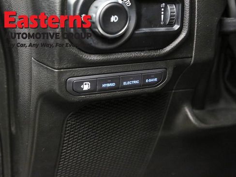 Used 2024 Jeep Wrangler Unlimited AWD/4WD image 23