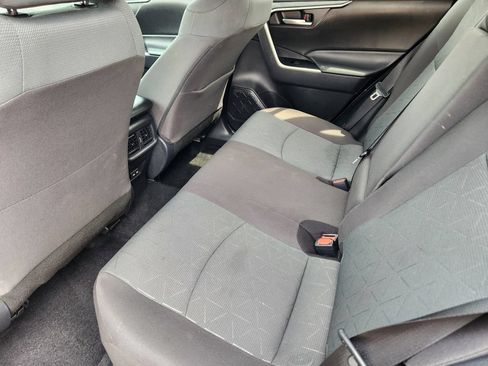 Used 2025 Toyota RAV4 XLE FWD image 29