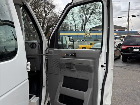 Used 2011 Ford E-250 and Econoline 250 Extended w/ PWR Group image 20