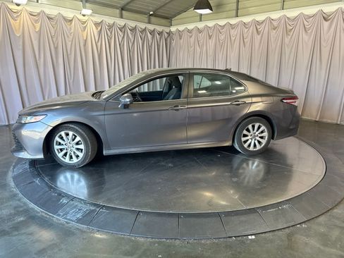 Used 2020 Toyota Camry LE FWD image 7