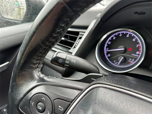 Used 2020 Toyota Camry SE image 24