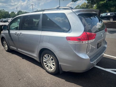 Used 2013 Toyota Sienna XLE FWD image 6