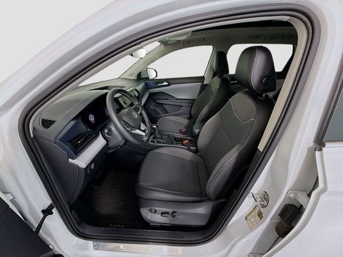 Used 2023 Volkswagen Taos SE w/ Panoramic Sunroof Package FWD image 19
