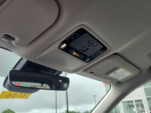 Used 2025 Toyota Grand Highlander FWD image 30