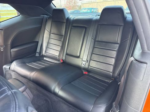 Used 2014 Dodge Challenger R/T image 32