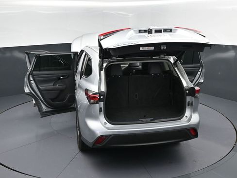 Used 2023 Toyota Highlander XLE image 51