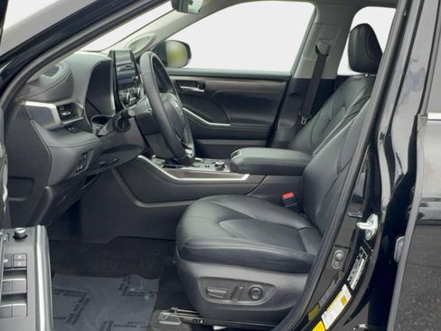 Used 2023 Toyota Highlander Limited AWD/4WD image 13