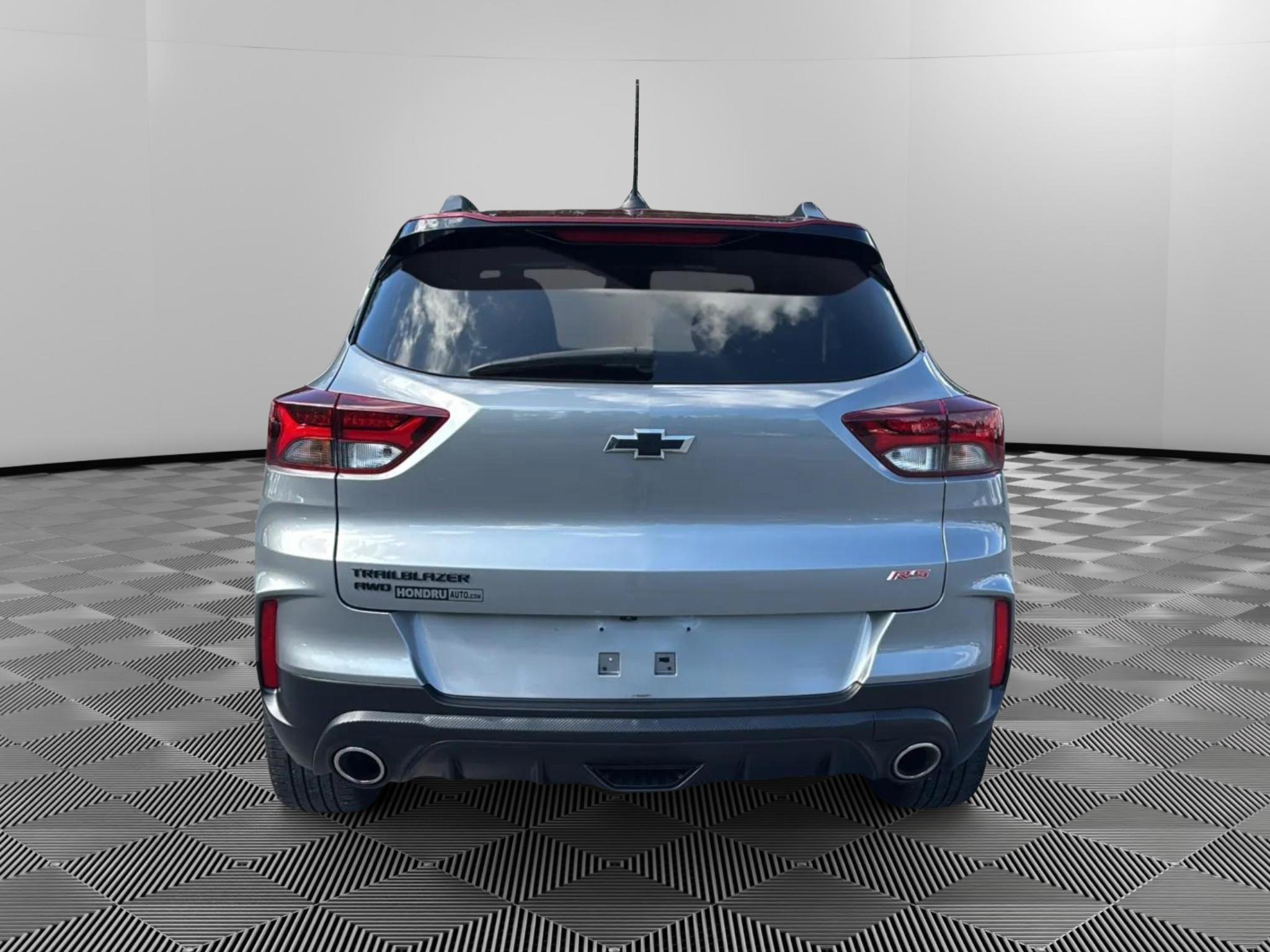 Used 2023 Chevrolet TrailBlazer RS w/ Sun and Liftgate Package AWD/4WD image 8