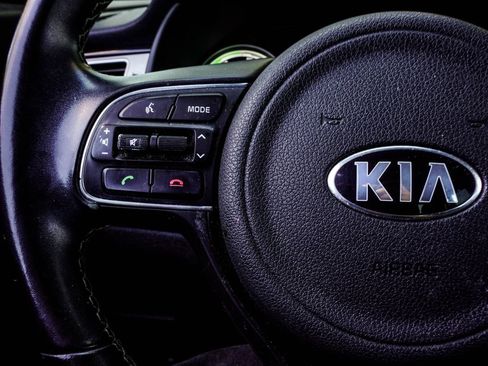 Used 2018 Kia Niro EX w/ EX Touring Graphite Edition FWD image 29