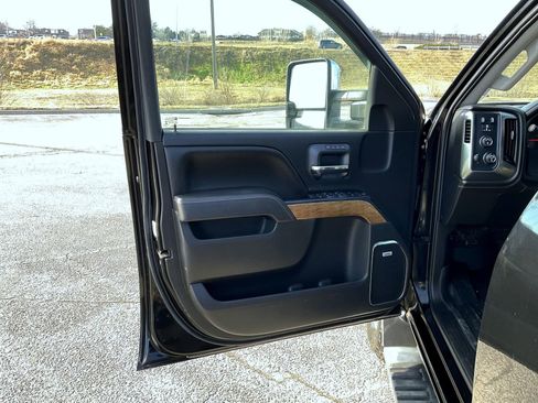 Used 2016 Chevrolet Silverado 3500 LTZ w/ Duramax Plus Package image 9