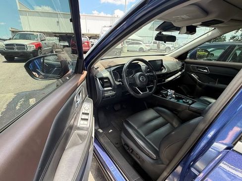 Used 2021 Nissan Rogue SV w/ Premium Package AWD/4WD image 9