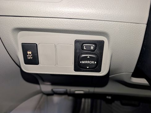 Used 2012 Toyota Corolla LE image 37