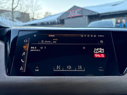 Used 2023 Audi e-tron GT Premium Plus image 54