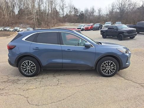 Used 2025 Ford Escape SE w/ PHEV Premium Package image 6