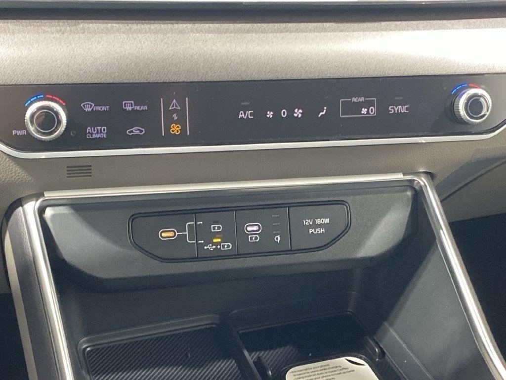 New 2026 Kia Carnival EX FWD image 16