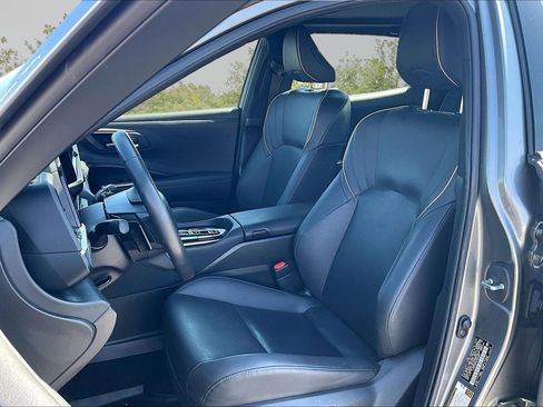 Used 2023 Toyota Crown Platinum image 25