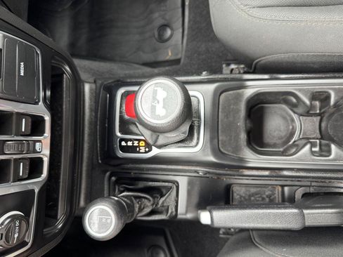 Used 2021 Jeep Wrangler Unlimited Sport AWD/4WD image 19