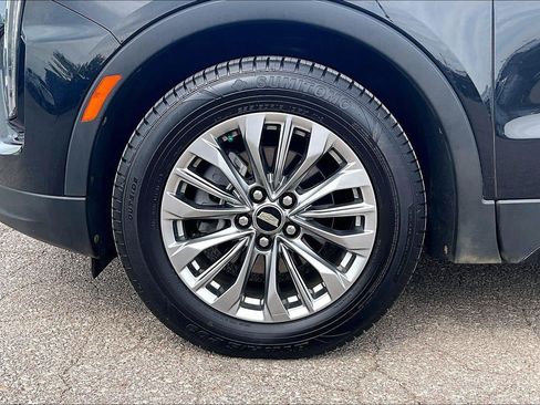 Certified 2024 Cadillac XT4 Premium Luxury AWD/4WD image 6