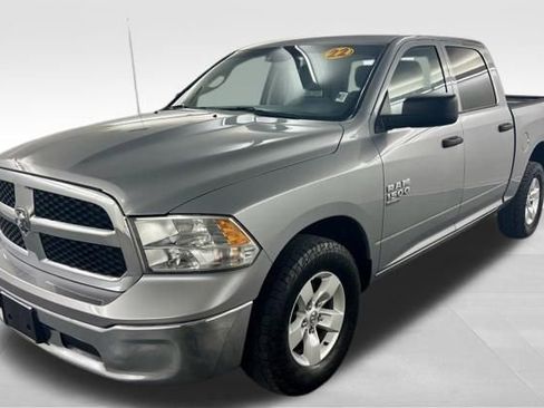 Used 2022 RAM 1500 Classic SLT image 4