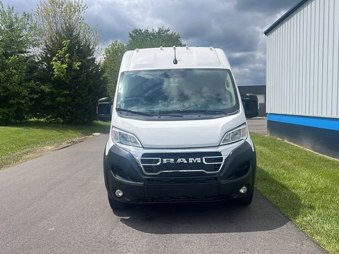 Used 2025 RAM ProMaster 2500 w/ Convenience Group FWD image 2