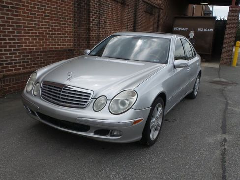 Used 2006 Mercedes-Benz E 350 Sedan image 35