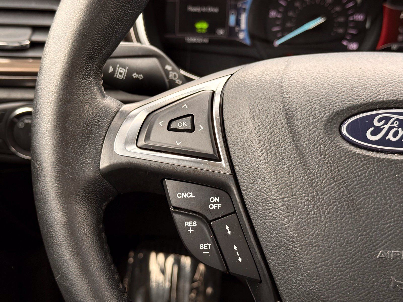 Used 2018 Ford Fusion SE w/ Equipment Group 602A FWD image 29