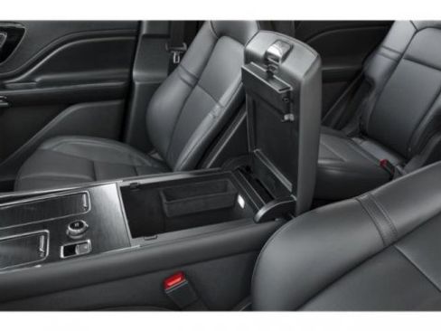 New 2026 Lincoln Aviator AWD image 16