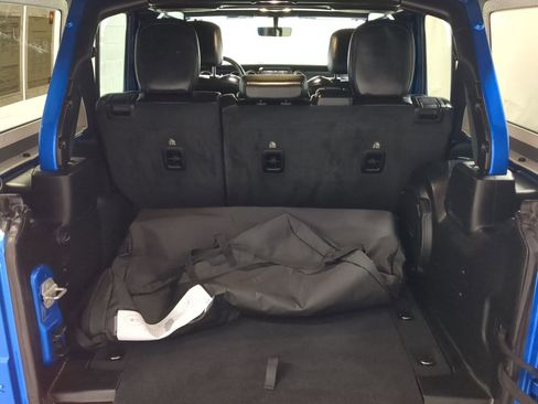 Used 2023 Jeep Wrangler Sahara w/ Cold Weather Group image 21