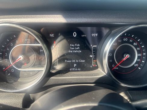 Used 2022 Jeep Gladiator Mojave w/ LED Lighting Group AWD/4WD image 13