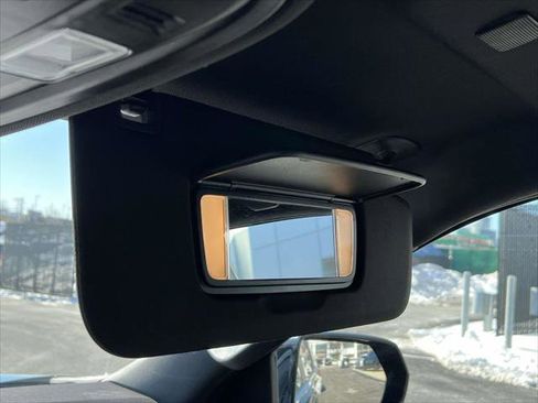 Used 2024 Chevrolet Suburban LT image 32