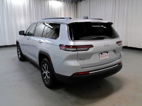 Used 2024 Jeep Grand Cherokee L Limited w/ Luxury Tech Group II image 6