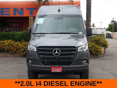 Used 2024 Mercedes-Benz Sprinter 2500 image 3