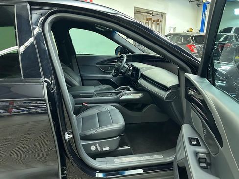Used 2024 Lincoln Nautilus Premier w/ Jet Appearance Package AWD/4WD image 14