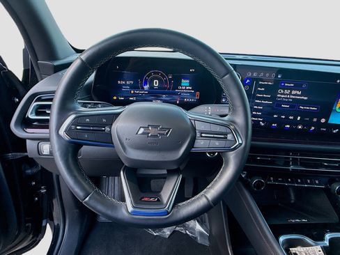 Used 2024 Chevrolet Traverse Z71 image 10