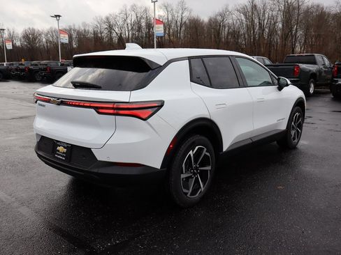 New 2026 Chevrolet Equinox EV LT image 24