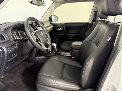 Used 2024 Toyota 4Runner TRD Off-Road Premium w/ Moonroof Package AWD/4WD image 5